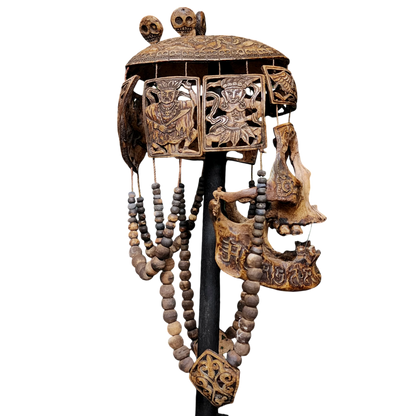 Máscara de nigromante tibetano con calavera humana real 