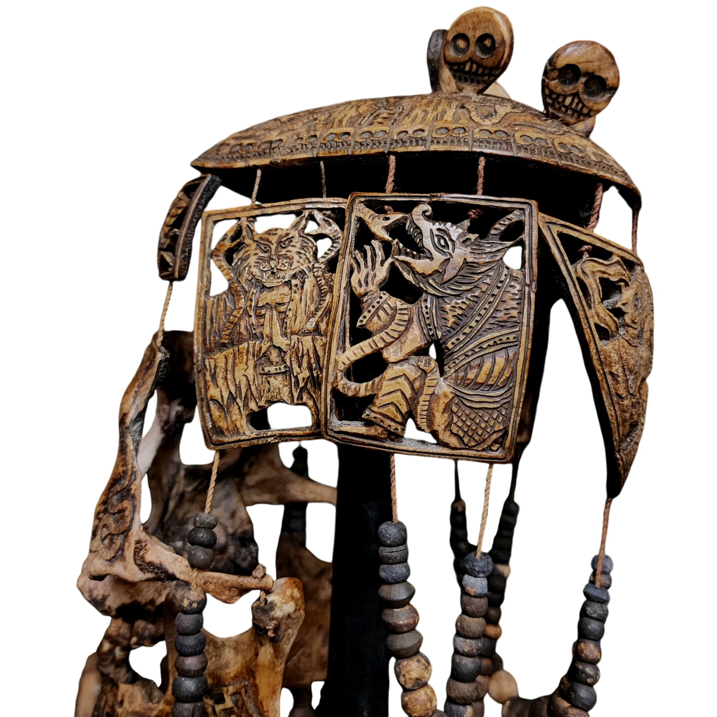 Máscara de nigromante tibetano con calavera humana real 